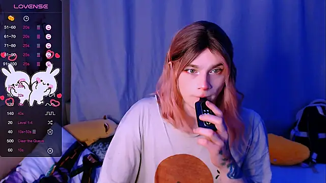 Snapshot of Alice_Hells chatting on November 8, 5:40 am Alice Hells online show from November 8, 5:40 am