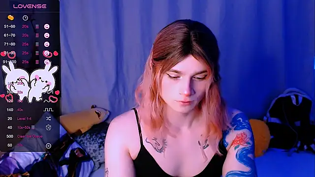 Snapshot of Alice_Hells chatting on November 9, 4:33 am Alice Hells online show from November 9, 4:33 am