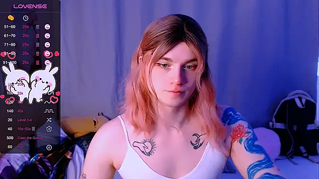 Snapshot of Alice_Hells chatting on November 20, 7:52 am Alice Hells online show from November 20, 7:52 am