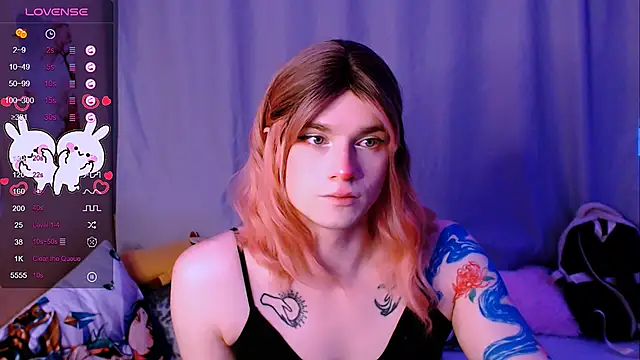 Snapshot of Alice_Hells chatting on December 14, 5:57 am Alice Hells online show from December 14, 5:57 am