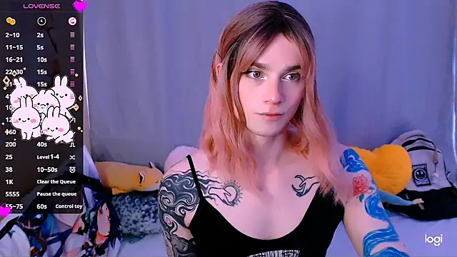 Snapshot of Alice_Hells chatting on July 17, 6:31 am Alice Hells online show from July 17, 6:31 am