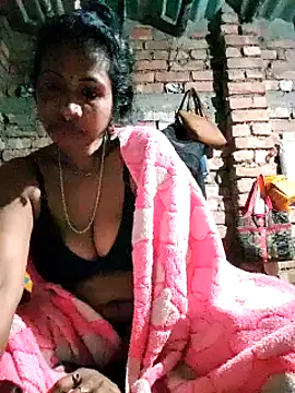 Snapshot of Hotty-dola chatting on January 1, 2:51 am Hotty-dola online show from January 1, 2:51 am