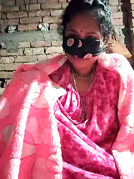 Snapshot of Hotty-dola chatting on January 1, 6:06 pm Hotty-dola online show from January 1, 6:06 pm