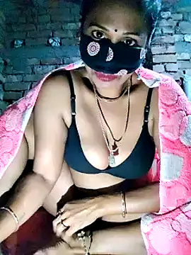 Snapshot of Hotty-dola chatting on January 5, 3:53 am Hotty-dola online show from January 5, 3:53 am