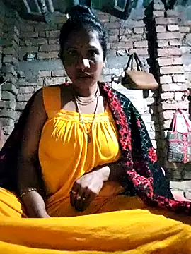 Snapshot of Hotty-dola chatting on January 22, 4:44 am Hotty-dola online show from January 22, 4:44 am