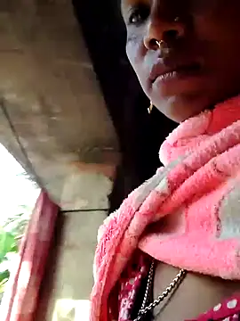 Snapshot of Hotty-dola chatting on February 9, 2:28 am Hotty-dola online show from February 9, 2:28 am