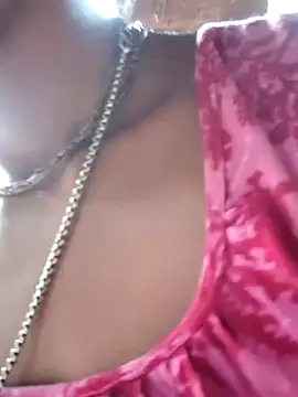 Snapshot of Hotty-dola chatting on February 13, 5:37 am Hotty-dola online show from February 13, 5:37 am