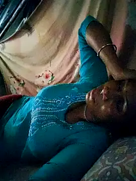 Snapshot of Hotty-dola chatting on March 2, 9:42 am Hotty-dola online show from March 2, 9:42 am
