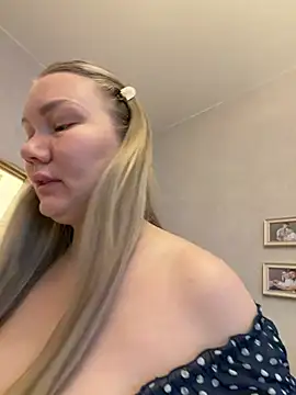 LianaCruz   online show from February 5, 4:50 am