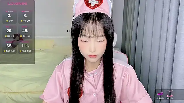 Snapshot of -Wendy__ chatting on December 19, 11:57 pm -Wendy online show from December 19, 11:57 pm