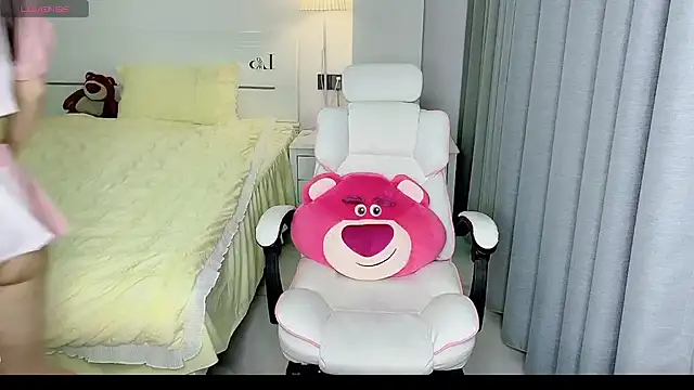 Snapshot of -Wendy__ chatting on February 3, 12:25 pm -Wendy online show from February 3, 12:25 pm