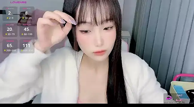 Snapshot of -Wendy__ chatting on February 14, 3:05 pm -Wendy online show from February 14, 3:05 pm