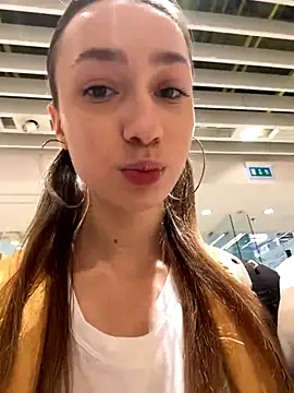 Snapshot of Lia__Love chatting on December 3, 1:21 pm Lia Love online show from December 3, 1:21 pm