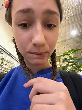 Snapshot of Lia__Love chatting on December 8, 1:14 pm Lia Love online show from December 8, 1:14 pm