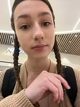 Snapshot of Lia__Love chatting on December 19, 1:07 pm Lia Love online show from December 19, 1:07 pm