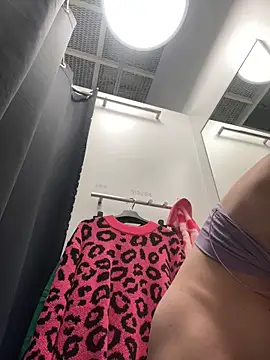 Snapshot of Lia__Love chatting on December 27, 3:15 pm Lia Love online show from December 27, 3:15 pm