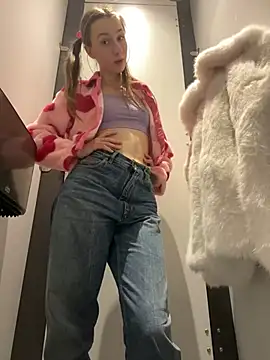 Snapshot of Lia__Love chatting on January 9, 4:17 pm Lia Love online show from January 9, 4:17 pm