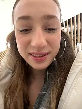 Snapshot of Lia__Love chatting on February 12, 1:06 pm Lia Love online show from February 12, 1:06 pm