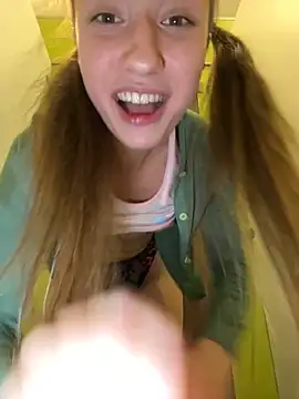 Snapshot of Lia__Love chatting on March 21, 12:06 pm Lia Love online show from March 21, 12:06 pm