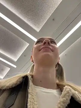 Snapshot of Lia__Love chatting on October 8, 12:25 pm Lia Love online show from October 8, 12:25 pm