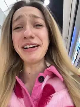 Snapshot of Lia__Love chatting on October 24, 12:12 pm Lia Love online show from October 24, 12:12 pm