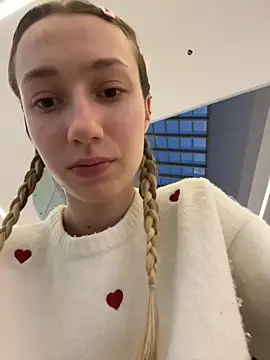 Snapshot of Lia__Love chatting on December 16, 1:05 pm Lia Love online show from December 16, 1:05 pm