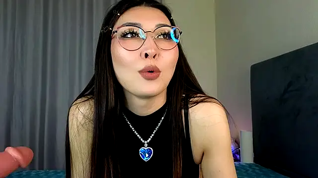honey yani online show from July 5, 9:00 pm