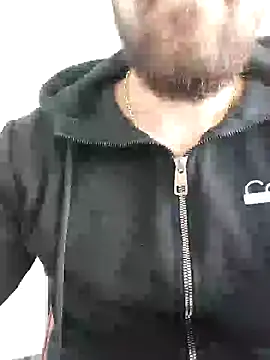 Snapshot of vasin12788bv chatting on March 22, 2:47 pm vasin12788bv online show from March 22, 2:47 pm