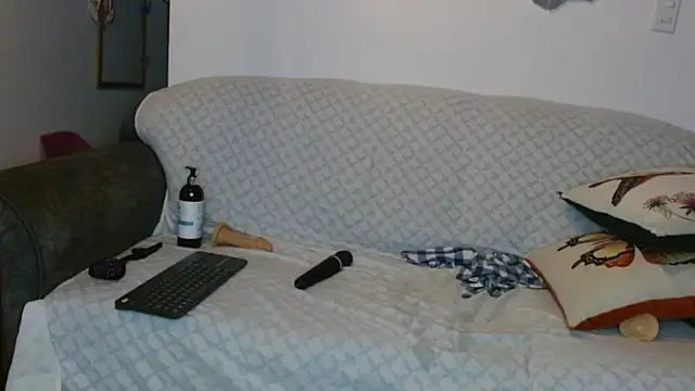 Snapshot of Vanessa_Aniston chatting on November 11, 9:09 am Vanessa Aniston online show from November 11, 9:09 am