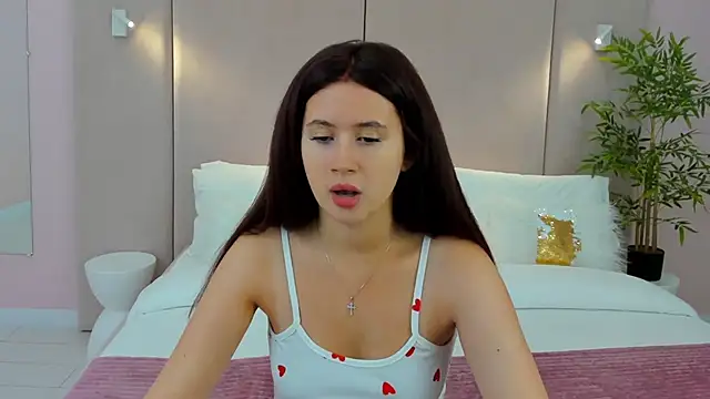 Snapshot of milaleoneli chatting on January 19, 12:39 pm milaleoneli online show from January 19, 12:39 pm