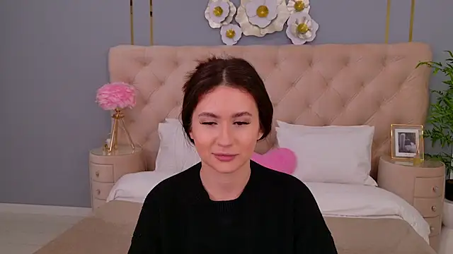 Snapshot of milaleoneli chatting on March 1, 12:34 pm milaleoneli online show from March 1, 12:34 pm