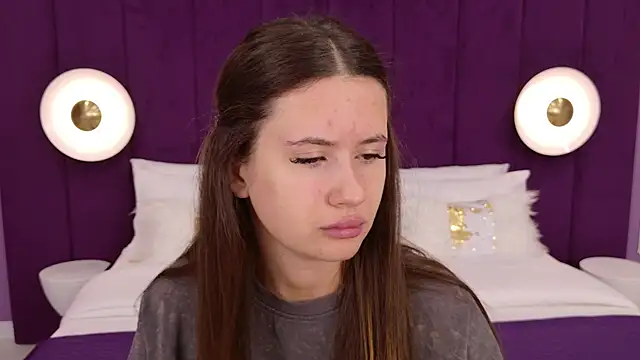 Snapshot of milaleoneli chatting on March 17, 12:25 pm milaleoneli online show from March 17, 12:25 pm