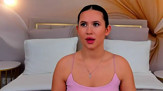 Snapshot of milaleoneli chatting on September 14, 3:11 pm milaleoneli online show from September 14, 3:11 pm