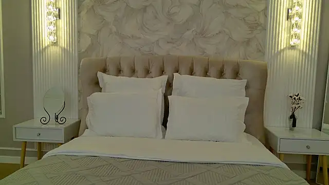 Snapshot of milaleoneli chatting on October 7, 3:09 pm milaleoneli online show from October 7, 3:09 pm