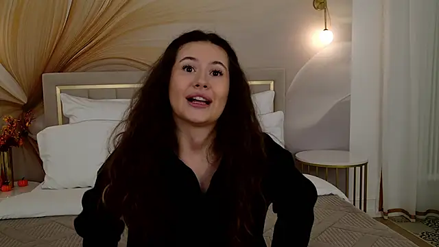 Snapshot of milaleoneli chatting on November 3, 3:02 pm milaleoneli online show from November 3, 3:02 pm