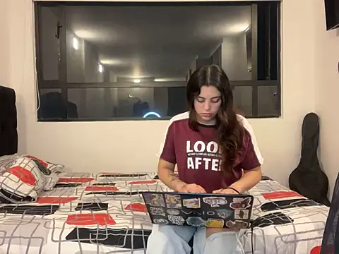 Scarlett Jazmin online show from February 12, 5:26 am