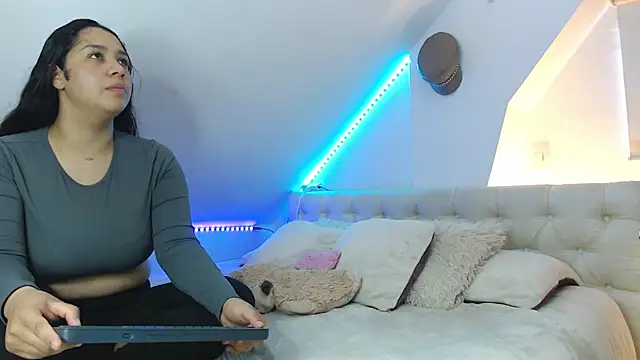 Scarlett Jazmin online show from October 18, 11:00 am