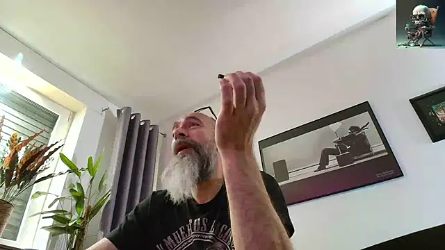 Snapshot of Kingsscepter chatting on February 9, 8:45 pm Kingsscepter online show from February 9, 8:45 pm