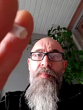 Snapshot of Kingsscepter chatting on February 10, 9:47 am Kingsscepter online show from February 10, 9:47 am