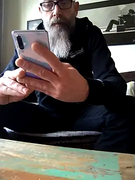 Snapshot of Kingsscepter chatting on February 12, 12:55 pm Kingsscepter online show from February 12, 12:55 pm