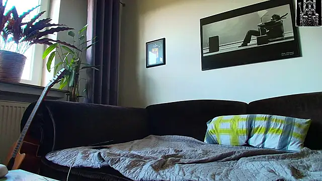 Snapshot of Kingsscepter chatting on February 23, 2:25 pm Kingsscepter online show from February 23, 2:25 pm