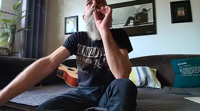 Snapshot of Kingsscepter chatting on February 27, 1:38 pm Kingsscepter online show from February 27, 1:38 pm