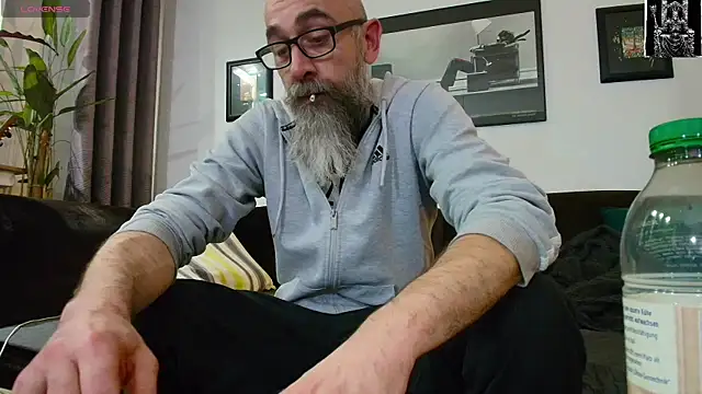 Snapshot of Kingsscepter chatting on February 27, 9:25 pm Kingsscepter online show from February 27, 9:25 pm