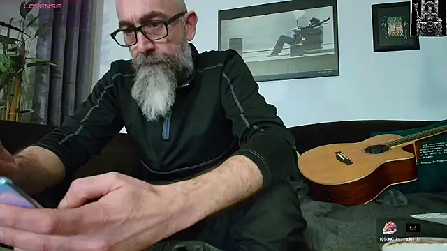 Snapshot of Kingsscepter chatting on February 28, 5:37 pm Kingsscepter online show from February 28, 5:37 pm