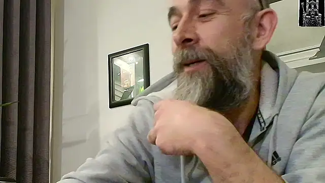 Snapshot of Kingsscepter chatting on March 2, 10:38 pm Kingsscepter online show from March 2, 10:38 pm