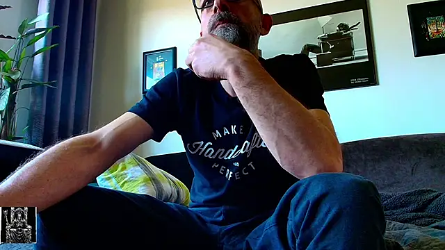 Snapshot of Kingsscepter chatting on March 6, 1:46 pm Kingsscepter online show from March 6, 1:46 pm