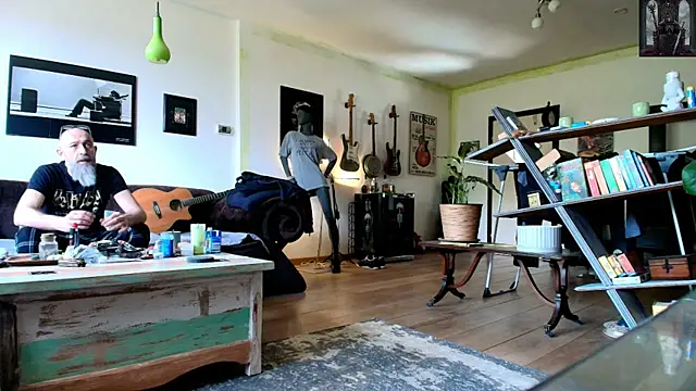 Snapshot of Kingsscepter chatting on March 14, 11:23 am Kingsscepter online show from March 14, 11:23 am