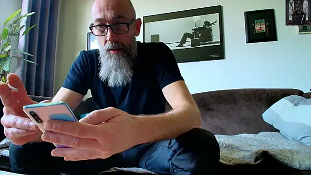 Snapshot of Kingsscepter chatting on March 21, 2:40 pm Kingsscepter online show from March 21, 2:40 pm