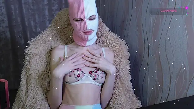 Domiiiniiicana online show from December 15, 2:16 pm