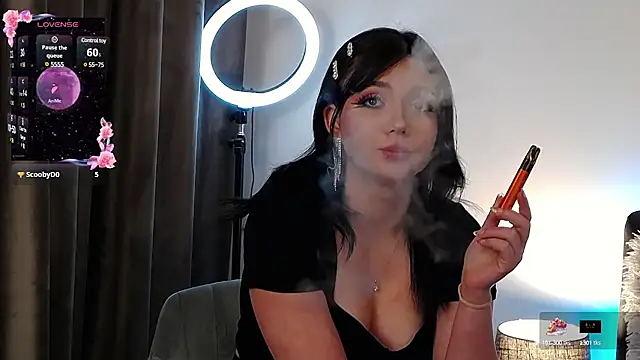 AveryWillow online show from February 27, 4:21 pm